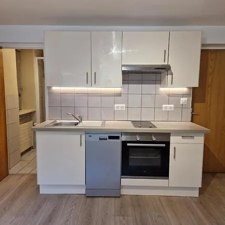 Superb Très Bien Situé à 1300 Appartement